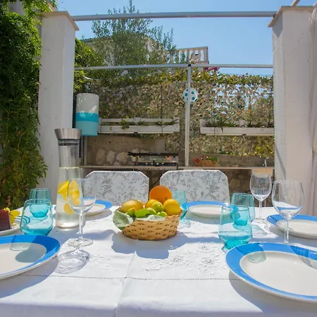 - House Monarch - Beach, Center & Shared Pool Access