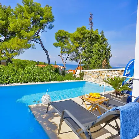 - House Monarch - Beach, Center & Shared Pool Access Apartman Sutivan