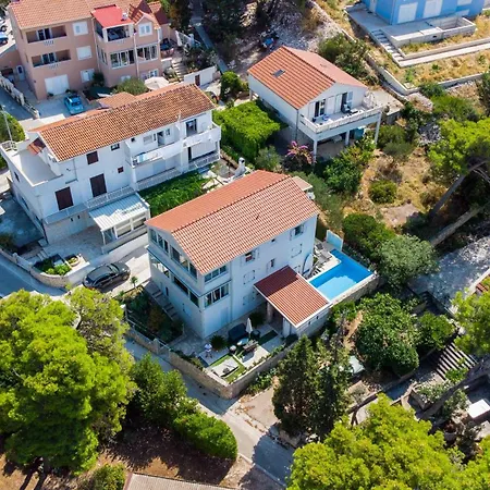 Apartman - House Monarch - Beach, Center & Shared Pool Access *
