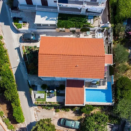 Apartman - House Monarch - Beach, Center & Shared Pool Access