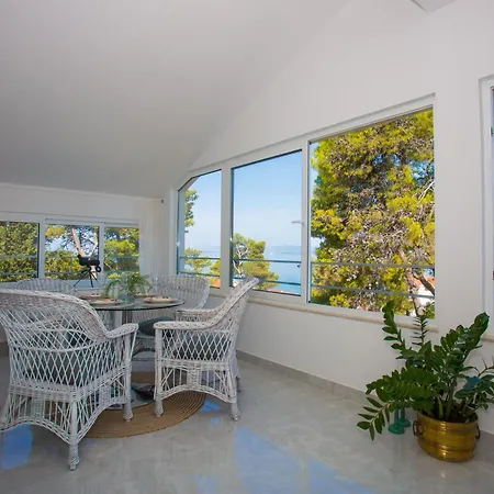 Apartman - House Monarch - Beach, Center & Shared Pool Access Sutivan