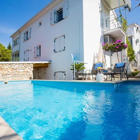 - House Monarch - Beach, Center & Shared Pool Access Apartman