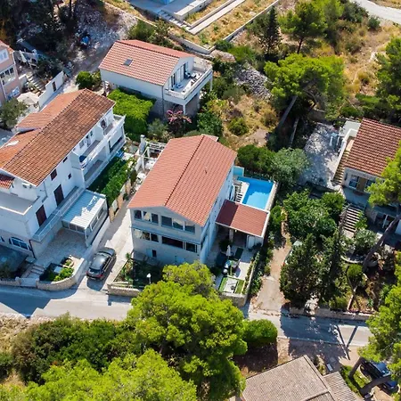 Apartman - House Monarch - Beach, Center & Shared Pool Access *
