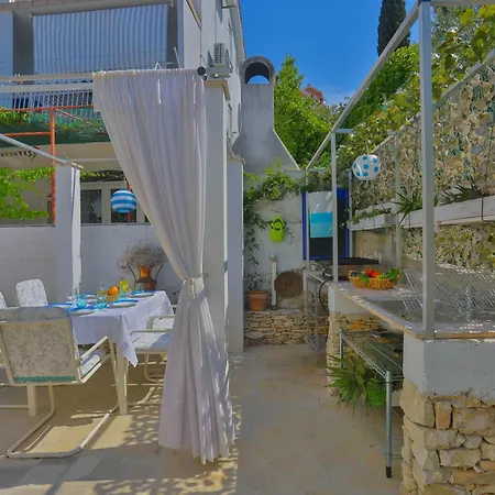 - House Monarch - Beach, Center & Shared Pool Access Apartman *